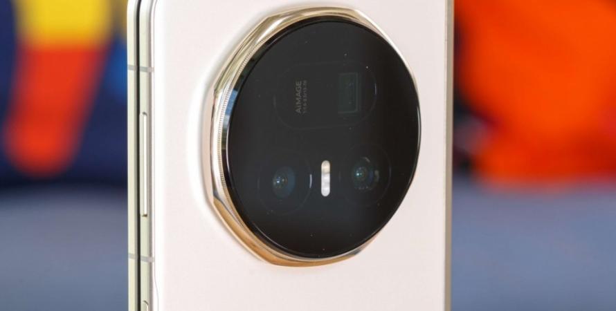Honor Magic V5 : le smartphone pliable qui défie les lois de la nature Honor Magic V5 : le smartphone pliable qui défie les lois de la nature