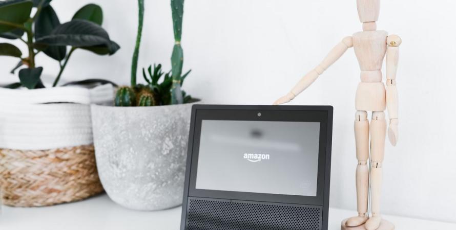 Amazon prépare l'invasion publicitaire dans Alexa+ Amazon prépare l'invasion publicitaire dans Alexa+