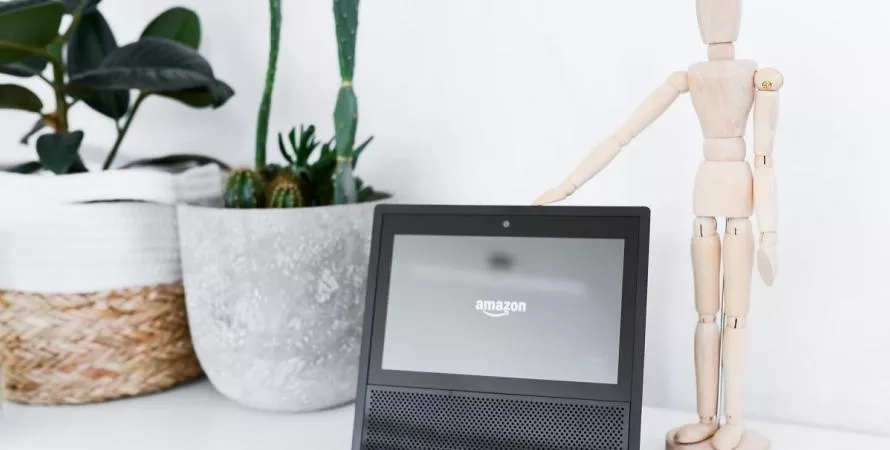 Amazon prépare l'invasion publicitaire dans Alexa+