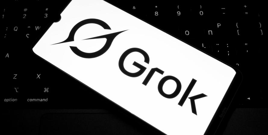 Grok lance son mode "NSFW" pour créer des images et vidéos explicites Grok lance son mode "NSFW" pour créer des images et vidéos explicites