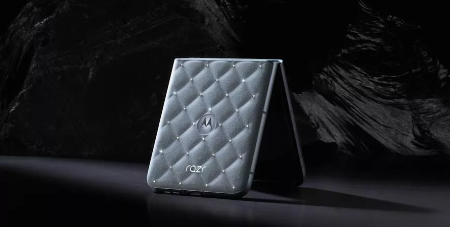 Motorola et Swarovski s'allient pour créer un Razr ultra-premium