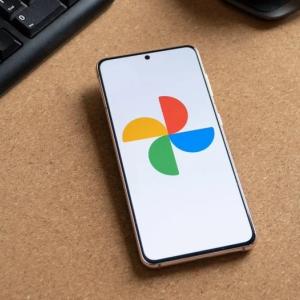 Google Photos prépare un outil pour transformer vos selfies en mèmes Google Photos prépare un outil pour transformer vos selfies en mèmes