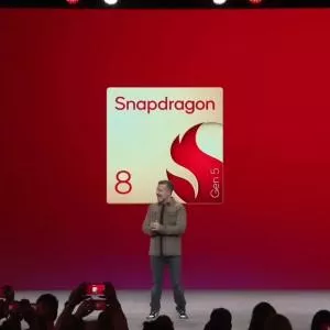 Snapdragon 8 Gen 5 : Qualcomm prépare une puce mystérieuse entre milieu et haut de gamme