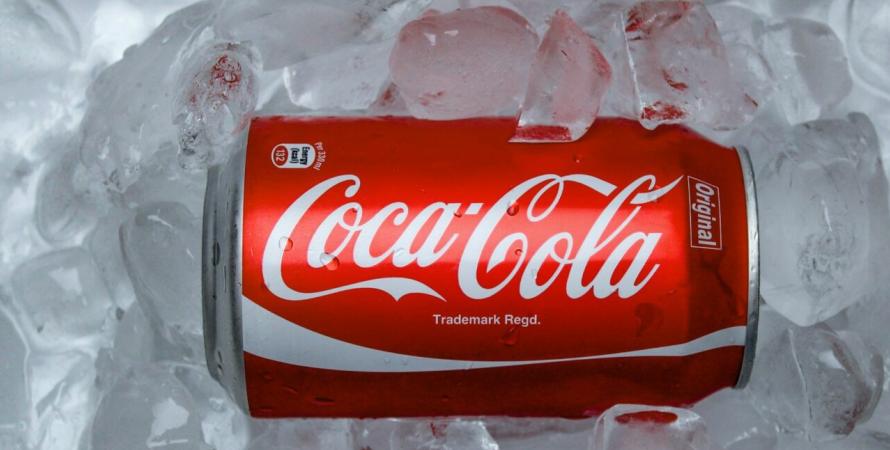 Coca-Cola rate complètement sa publicité de Noël générée par intelligence artificielle Coca-Cola rate complètement sa publicité de Noël générée par intelligence artificielle