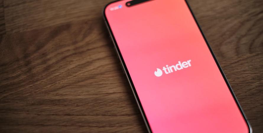 Tinder lance Chemistry, une intelligence artificielle pour améliorer vos matchs Tinder lance Chemistry, une intelligence artificielle pour améliorer vos matchs