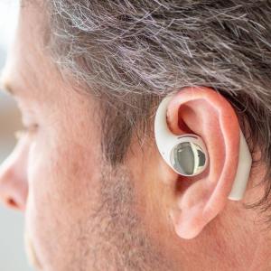 HONOR dévoile sa sélection tech pour Noël 2025 : du smartphone pliable aux écouteurs traducteurs