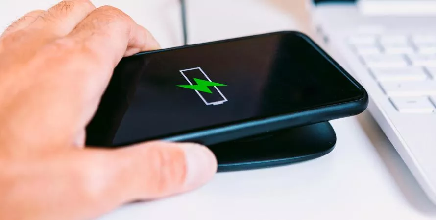 Recharge sans fil : comment atteindre la puissance maximale pour votre smartphone