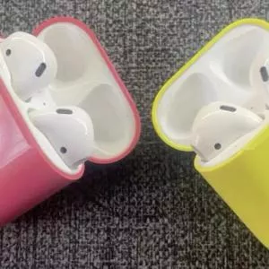 Les AirPods auraient pu être bien plus colorés : découvrez les prototypes secrets d'Apple