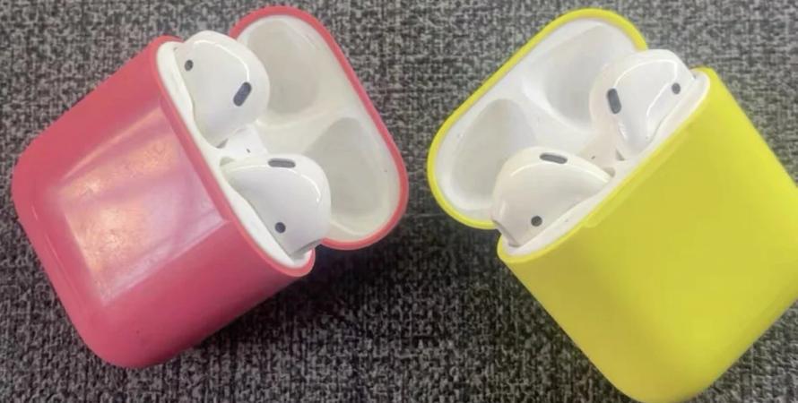 Les AirPods auraient pu être bien plus colorés : découvrez les prototypes secrets d'Apple