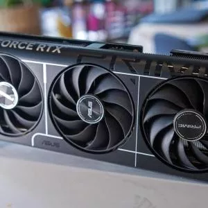 Cartes graphiques ASUS : la RTX 5070 Ti n'est finalement pas morte