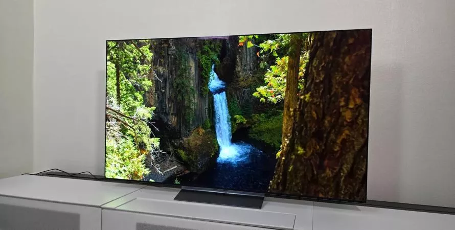 TV OLED : Pourquoi les prix refusent-ils de chuter en 2026 ?