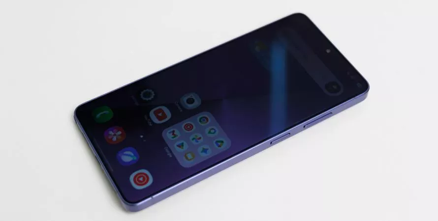 Samsung Galaxy S26 Ultra : l’écran qui fait disparaître vos données face aux curieux