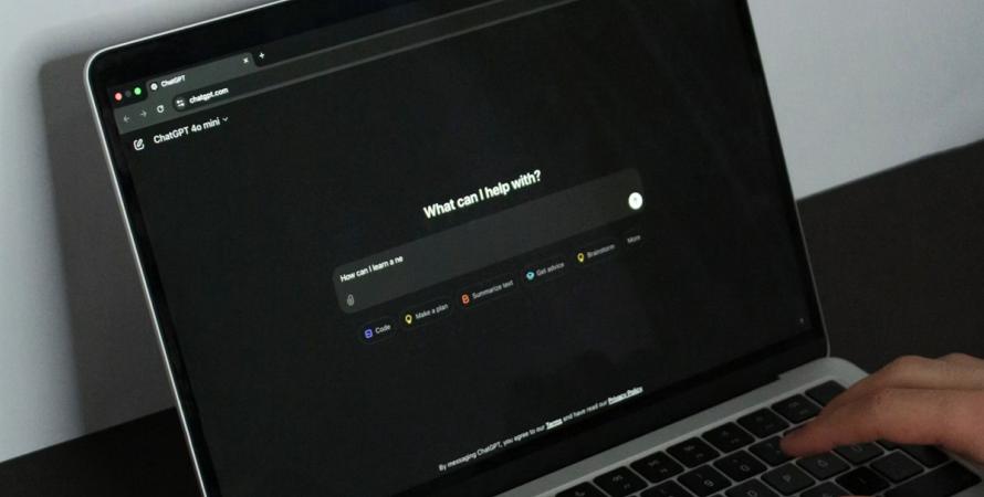 ChatGPT pour adolescents : les promesses de sécurité d'OpenAI à l'épreuve des faits ChatGPT pour adolescents : les promesses de sécurité d'OpenAI à l'épreuve des faits