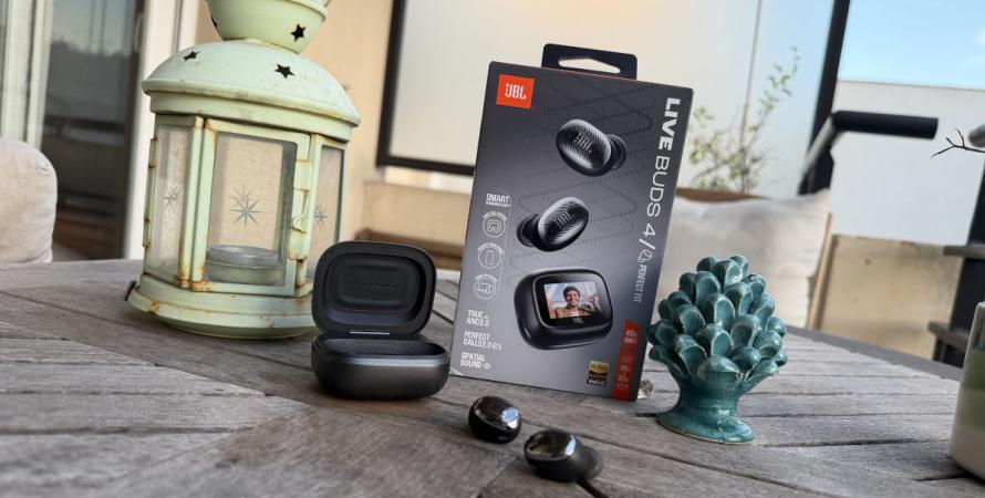 Test des JBL Live Buds 4 : le format bouton à l'épreuve du quotidien Test des JBL Live Buds 4 : le format bouton à l'épreuve du quotidien