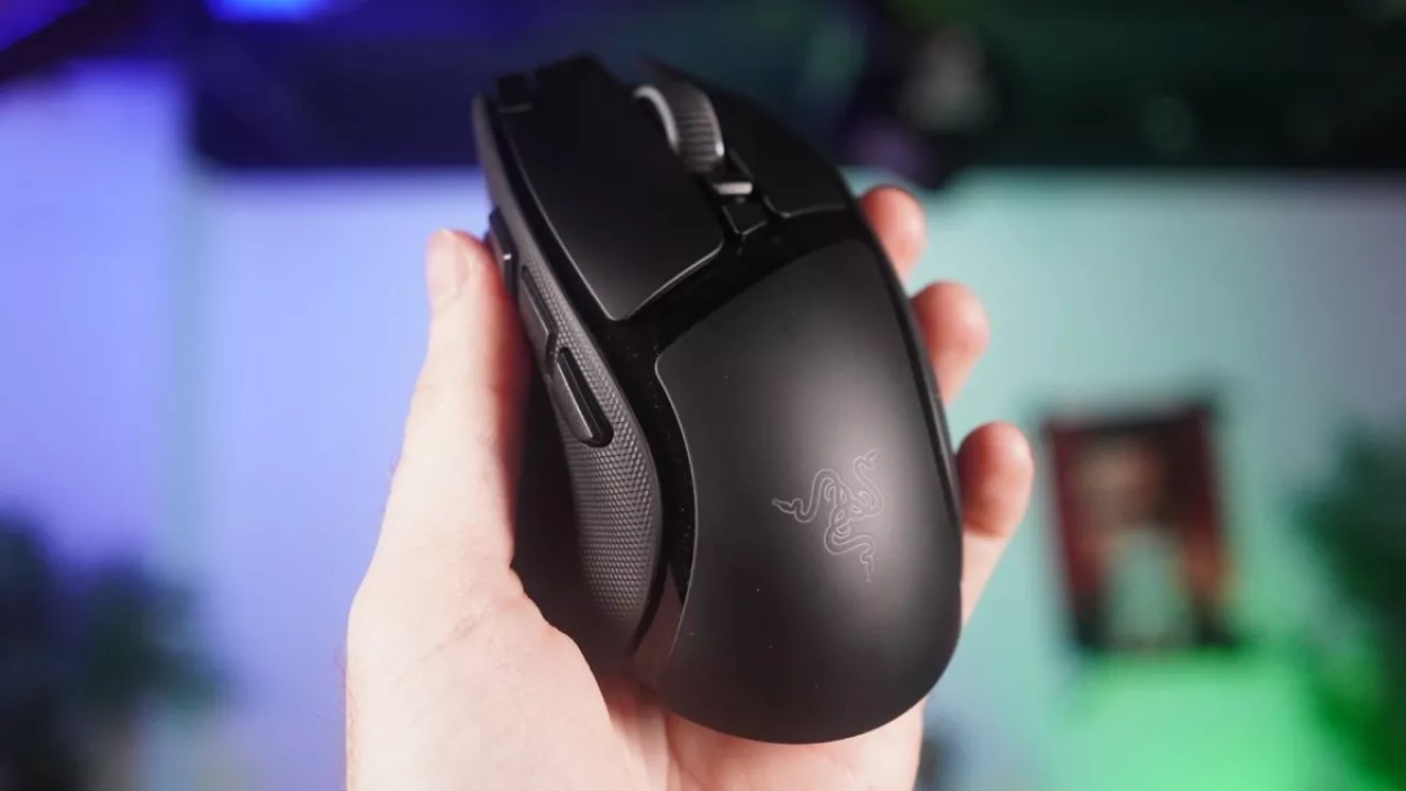 Test de la Razer Basilisk V4 Pro : une souris polyvalente qui s'allège